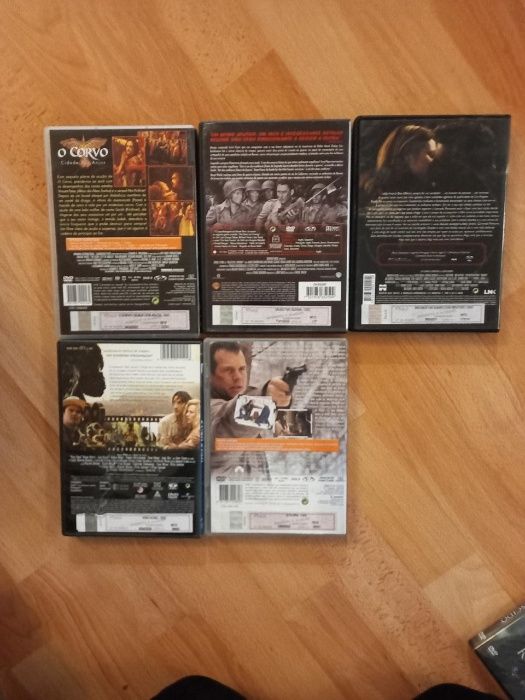 Nove DVDs diversos