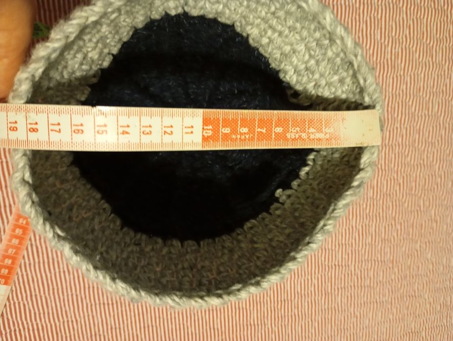 Gorro e luvas em lã