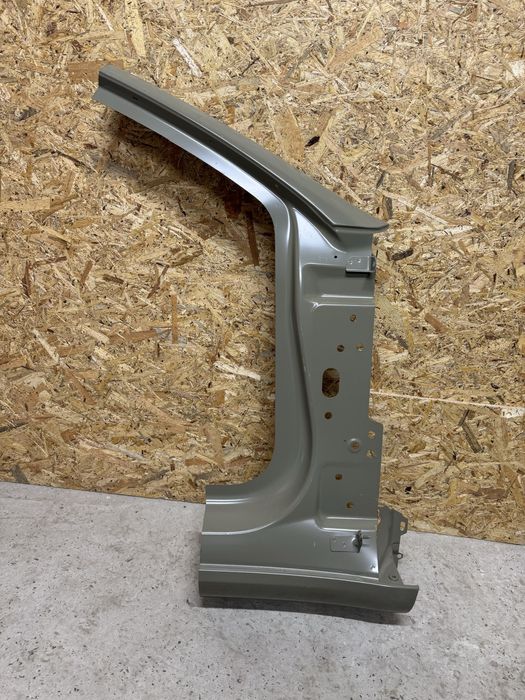 Tesla Model 3 стійка кузова права