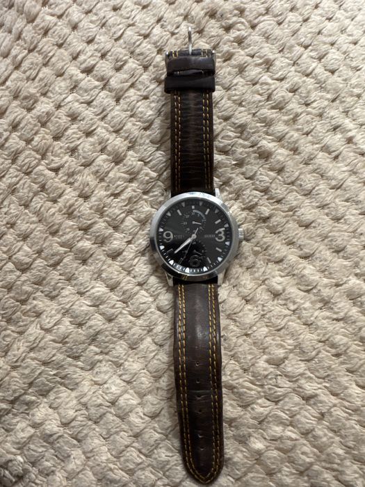 Męski zegarek Guess Steel 190156G4 – skórzany pasek (niesprawny)