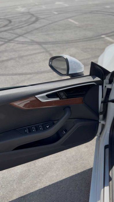 Оренда автомобіля Audi A5 Кабріолет Львів. Орендуй авто для фотосесії чи відпочинку.