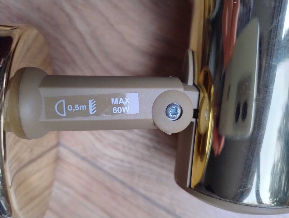 2 reflektorki firmy Massive na mały gwint