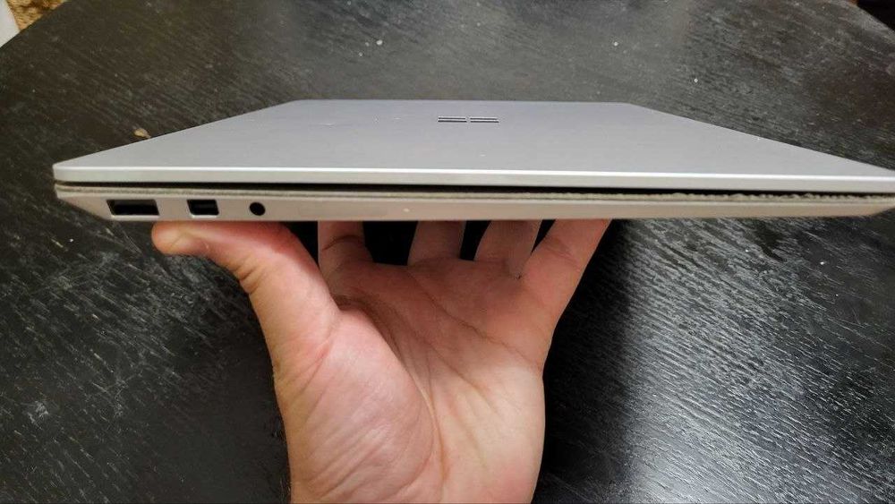 2018 Microsoft Surface Laptop 2