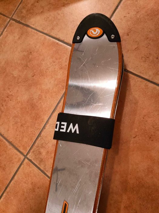 Narty zjazdowe męskie Volant Gravity 180 cm naostrzone i nasmarowane