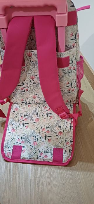 Mochila escolar e estojo