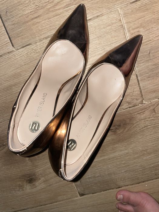 Туфлі лодочки  золотисті