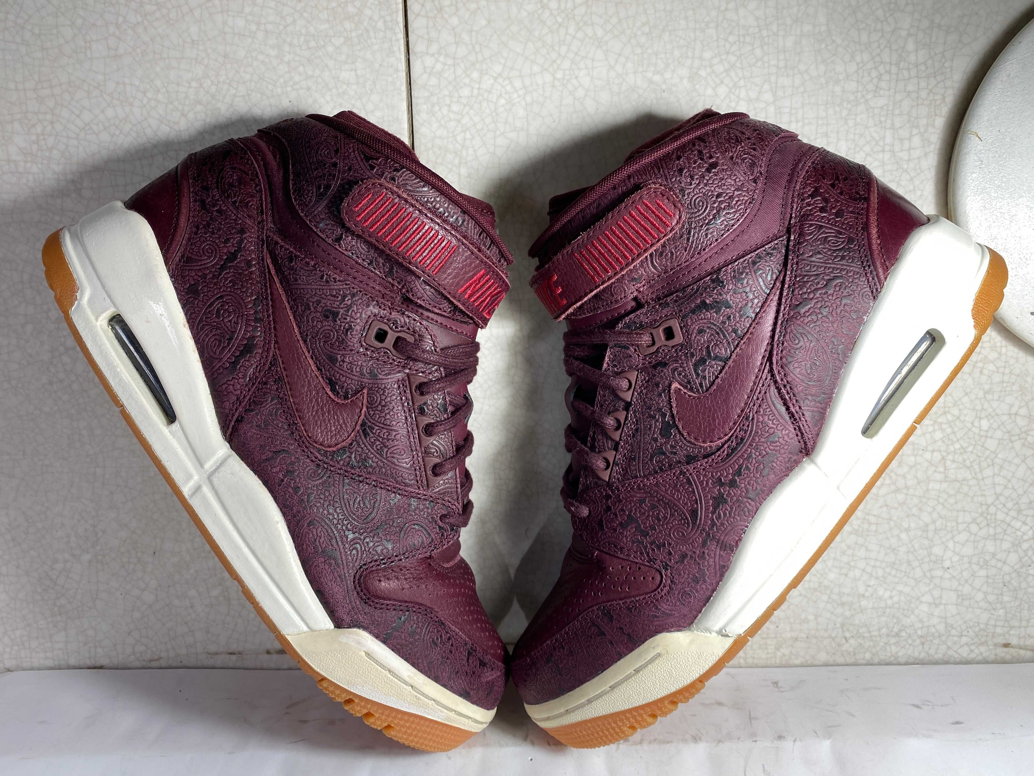 Nike air revolution premium essential clearance
