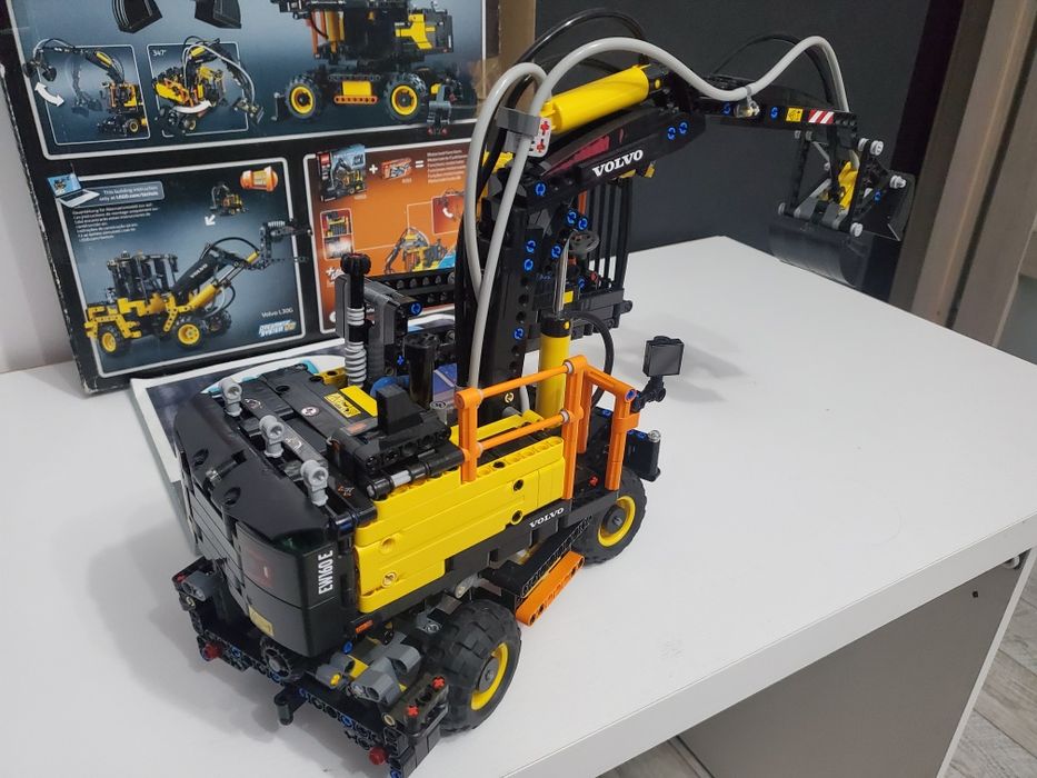 Lego Technic 42053 Koparka Volvo EW160E