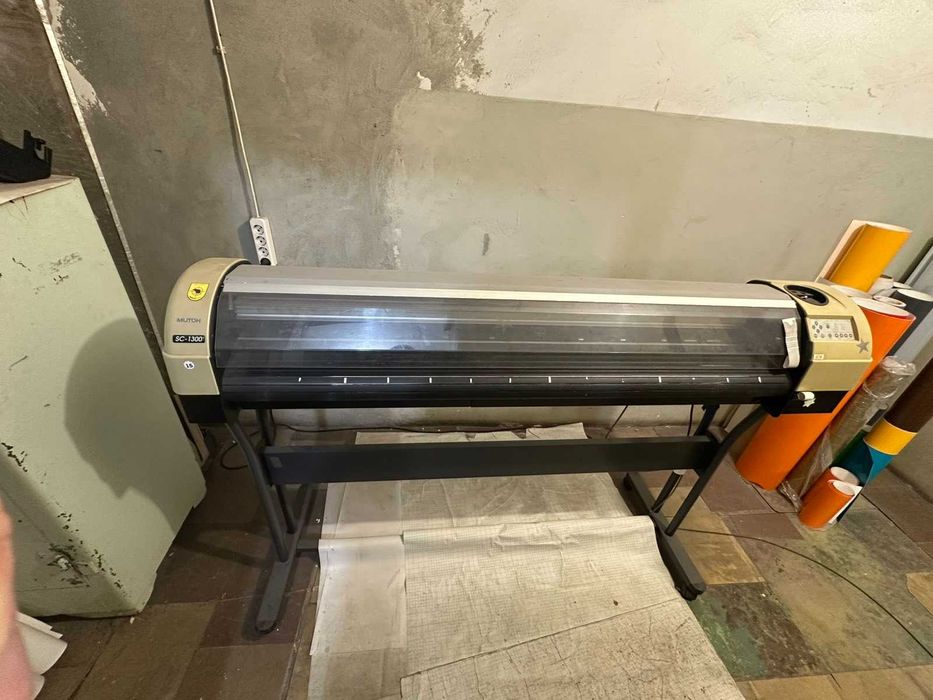 Широкоформатний плоттер Mutoh SC 1300