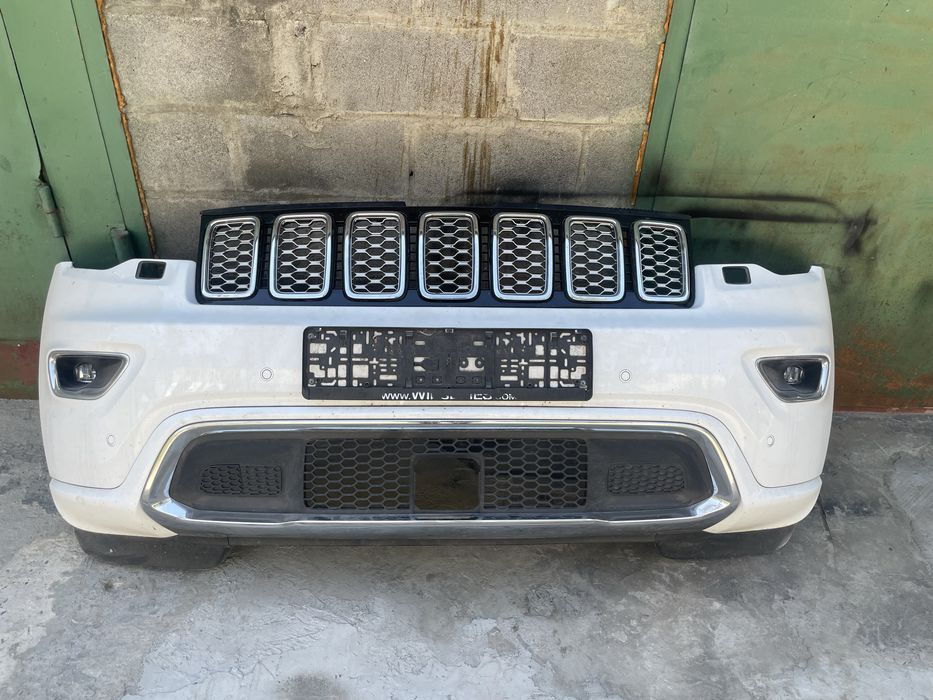 Бампер Jeep Grand Cherokee