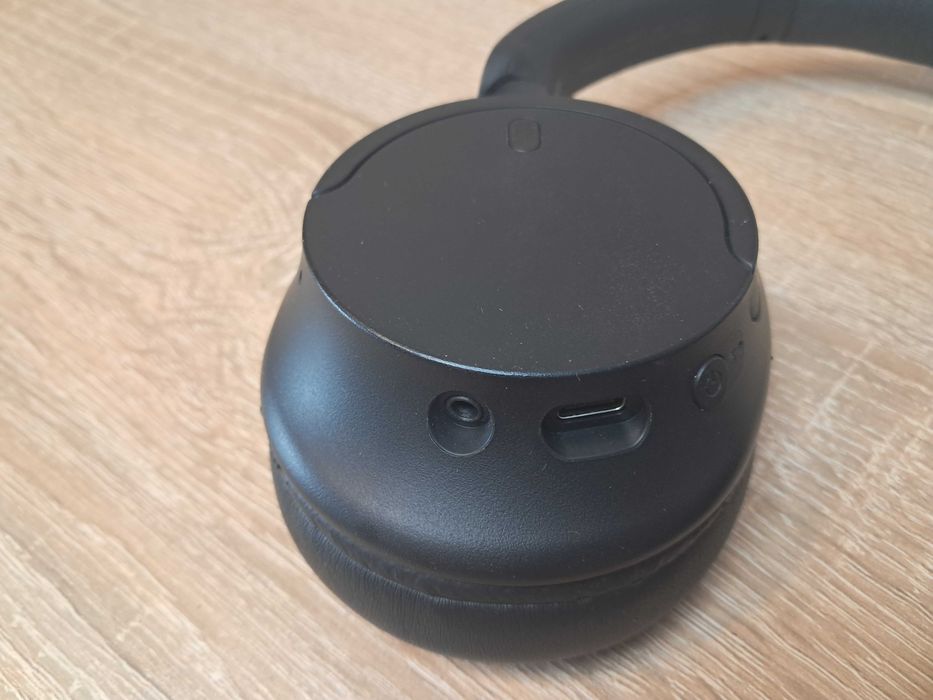 Бездротові навушники Sony WH-CH720N