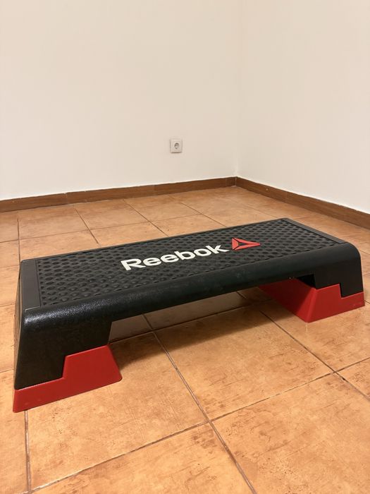 Step Rebook (preto e vermelho)