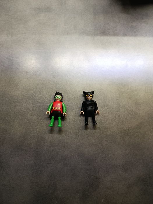 Figurki Super Bohaterów z Kinder Joy z serii DC Playmobil