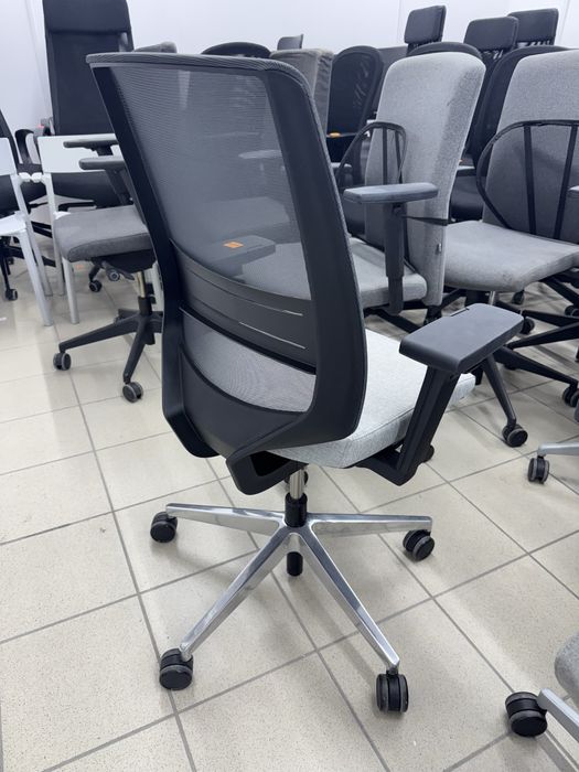 Fotele biurowe,wielofunkcyjne,Profi m, uzywane,poleasingowe