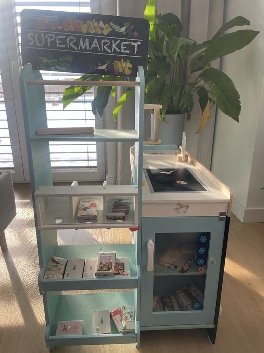 Drewniany zabawkowy sklep