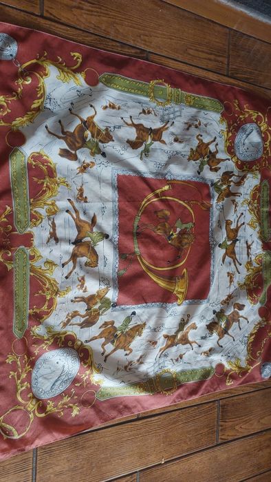 Stylowa jedwabna apaszka