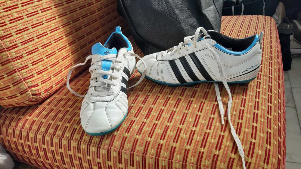 Chuteiras adidas semi novas muito pouco uso tamanho 37 , jogador Cacá