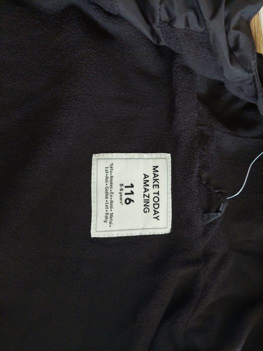 Nowa czarna wiatrówka 116