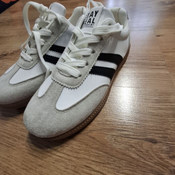 Buty sportowe damskie