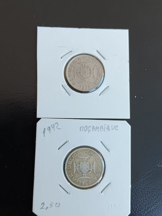moedas de 2,50 esc. em prata de Moçambique. Cada tem 1 valor.