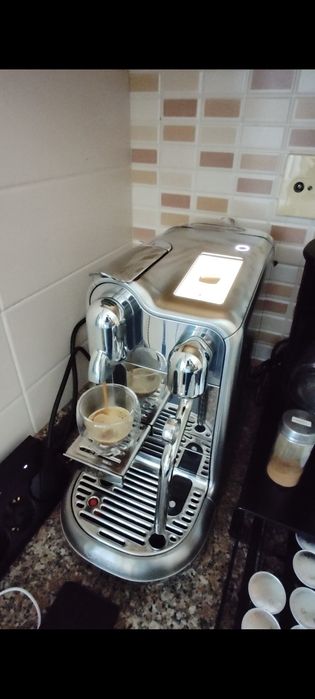 Máquina de café Nespresso Creatista Pro