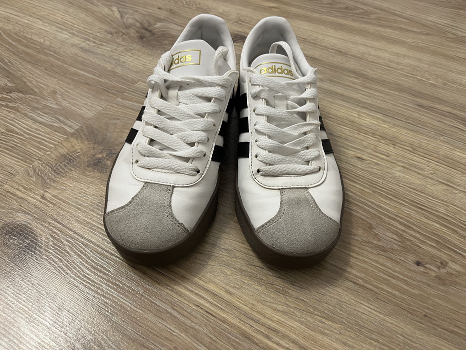 Кросівки adidas