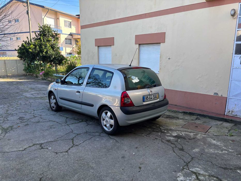 Renault Clio 1.2 Privilege – Económico, Fiável e Pronto a Andar!