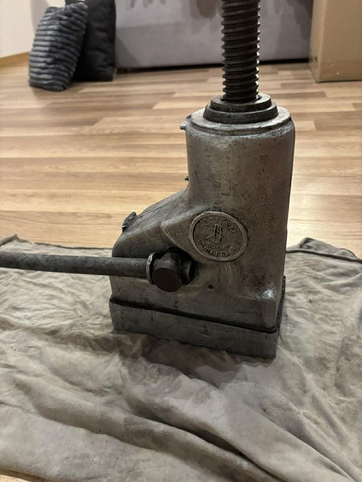 Podnośnik Stan bardzo dobry