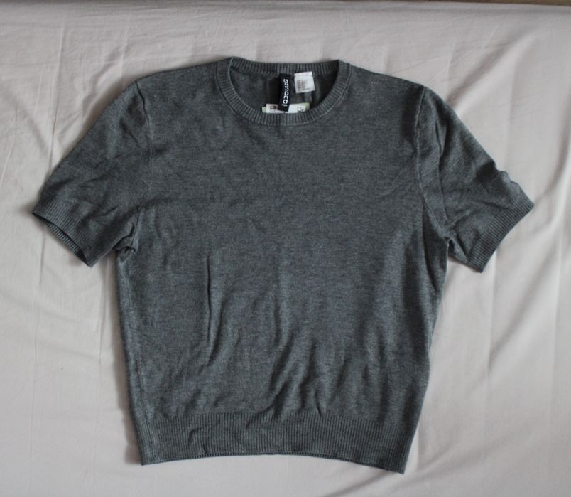 Krótki T-shirt damski