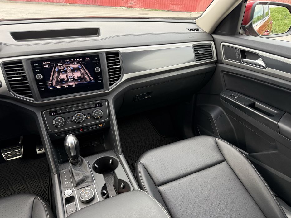 Volkswagen Atlas  2020 року 3.6 бензин автомат, повний привід, 68т. км.