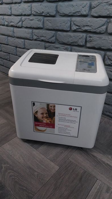 Хлібопіч LG HB-1001CJ