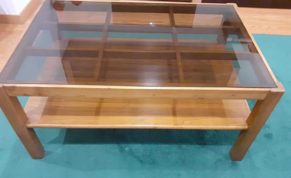 Mesa centro em madeira castanho