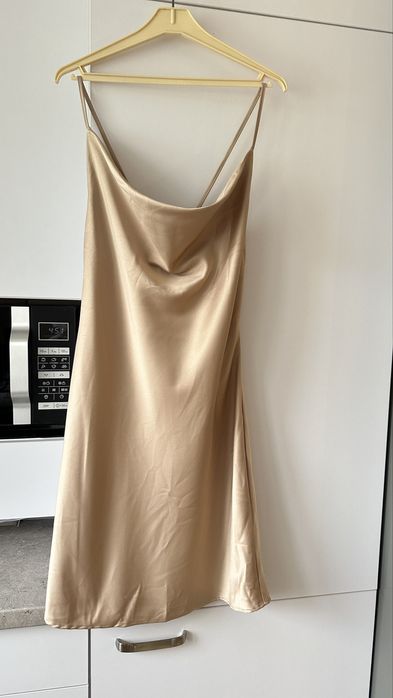 Nowa sukienka satynowa satyna na ramiączkach zjawiskowa Classic 40 premium vintage viral musthave