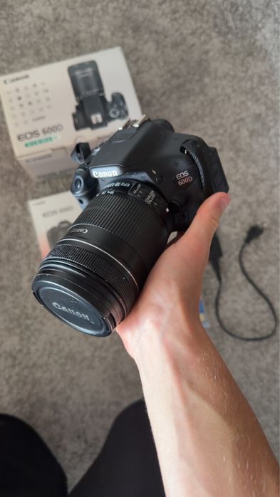 Canon EOS 600D aparat