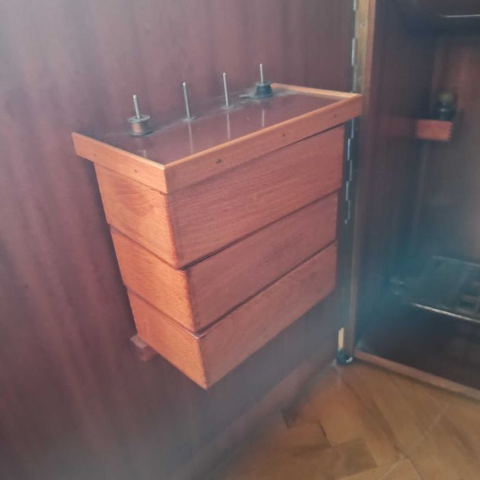 Не можна назвати швейною машинкою, це Ваш зліт в світ світової моди.