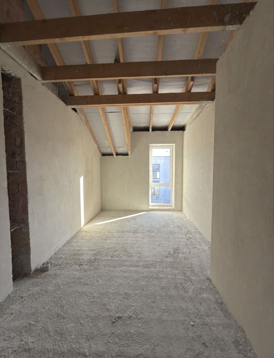 Продаж таунхауса в с. Крихівці, готовий до ремонту