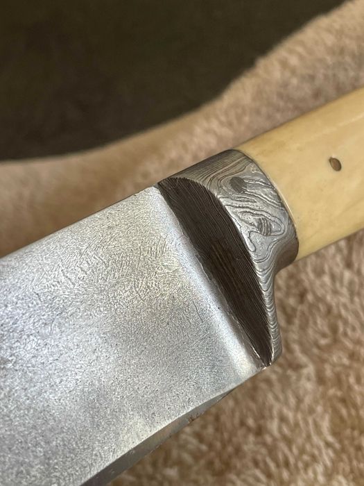 Faca de mesa em aço Wootz Índiano