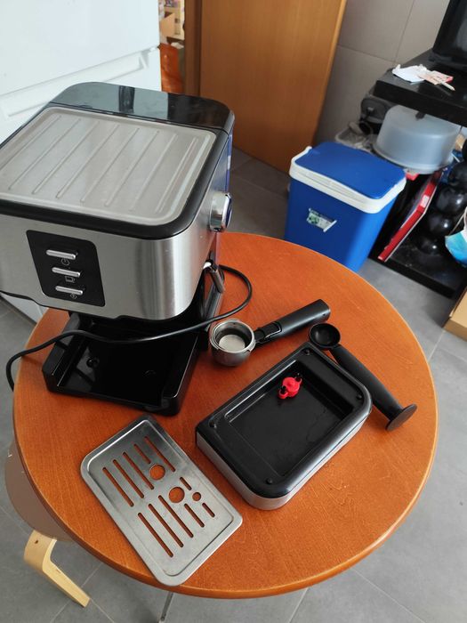 Máquina de café, usada, em bom estado