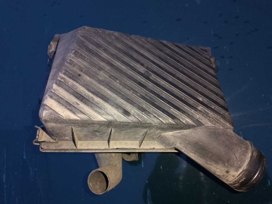 Корпус воздушного фильтра SKODA FELICIA 1.6 бензин 6U0183-A