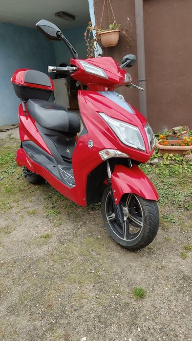 Skuter Elektryczny SUNRA/HAWK50. Niski przebieg.Bezwypadkowy.