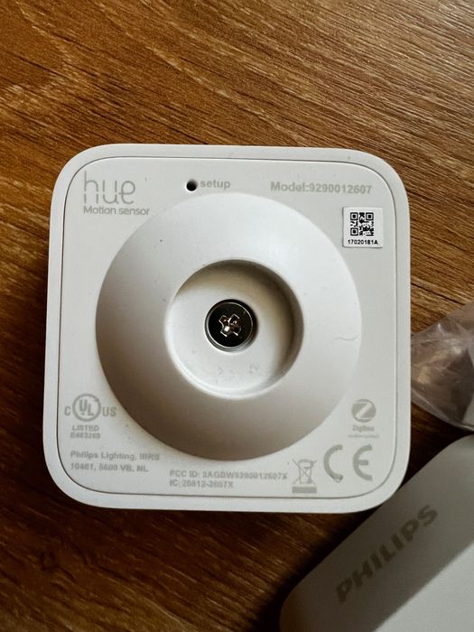 Продам оригінальний комплект Philips Hue у відмінному стані
