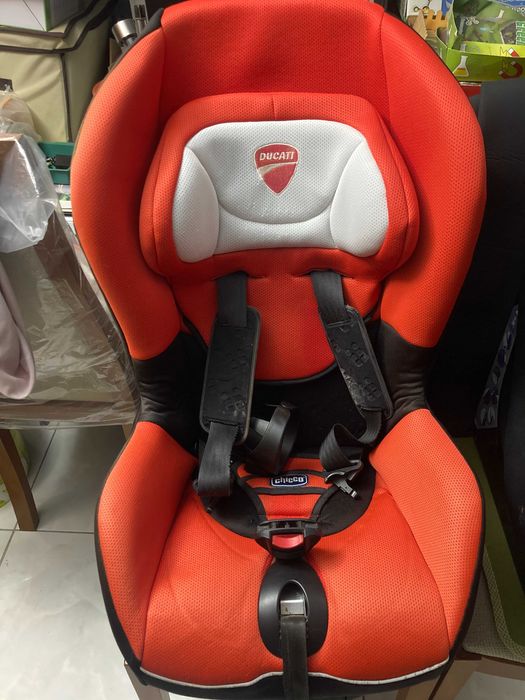 Cadeira auto Chico- Ducati de 9_18 kg