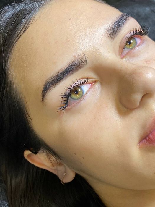 Нарощування, ламінування вій