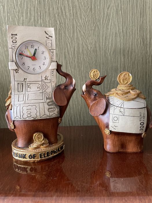 Слоники, годинник, шкатулка, підсвічник, сувенір