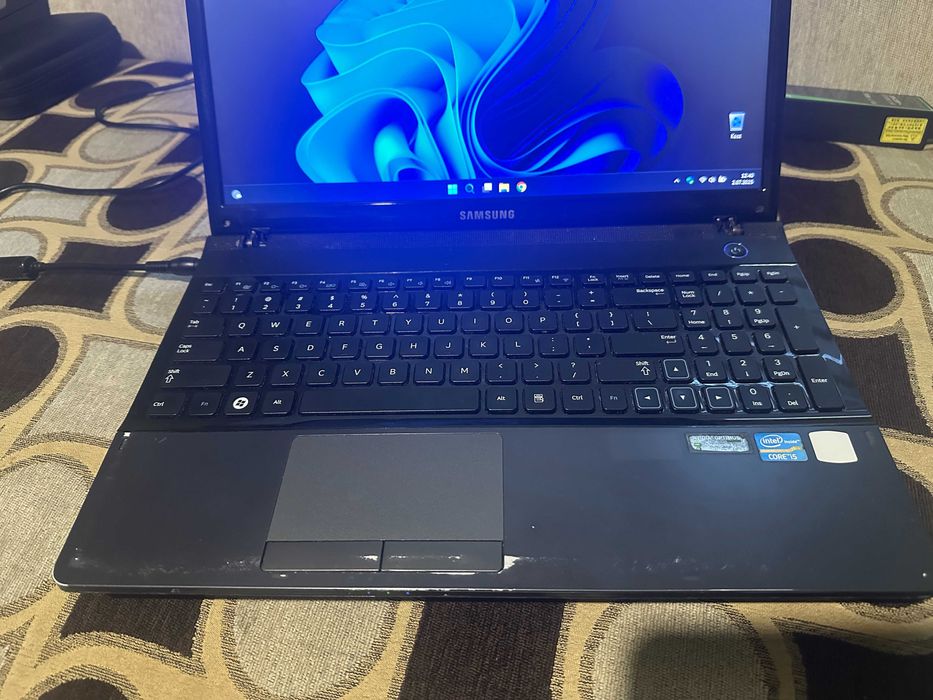 Laptop Samsung NP300E5C 15,6" i5-3210M GT620 Ram 8GB SSD+HDD Win11