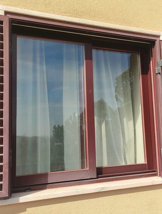 Janelas em alumínio com vidro duplo