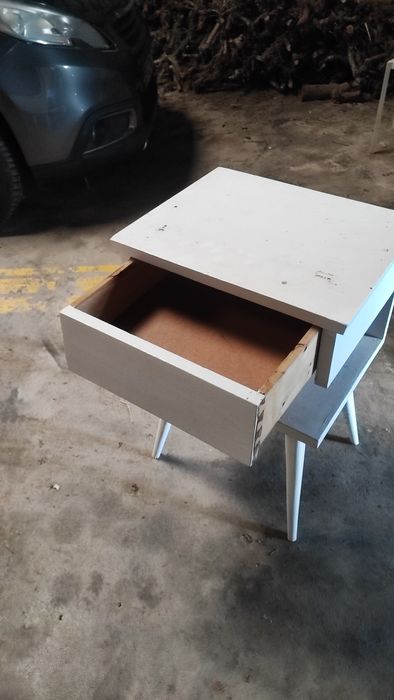 Mesa de cabeceira vintage