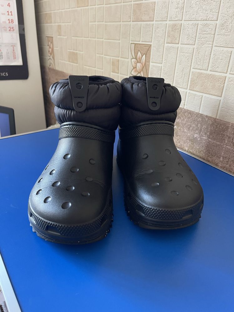 Crocs Classic Neo Puff Shorty Boot 2 100