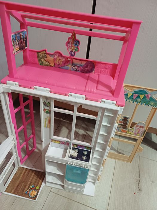 Kompaktowy domek Barbie