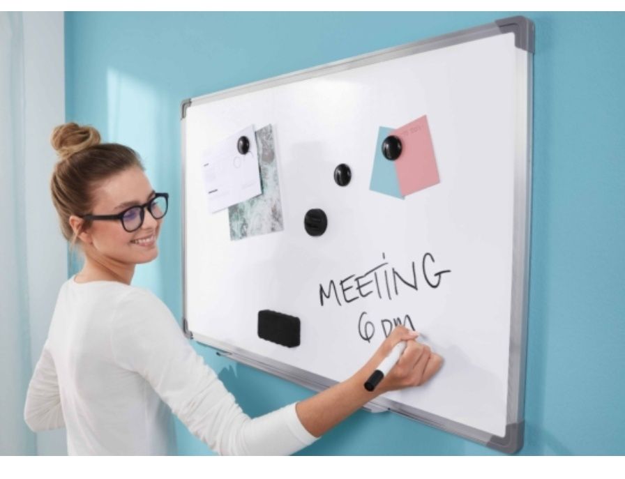 Quadro magnético novo ler anuncio